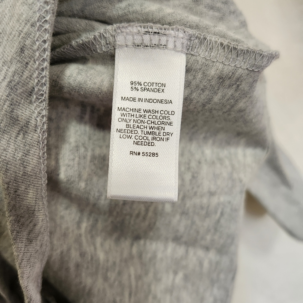 Express - Gray Ruched V-Neck Top - Picture 6 of 7